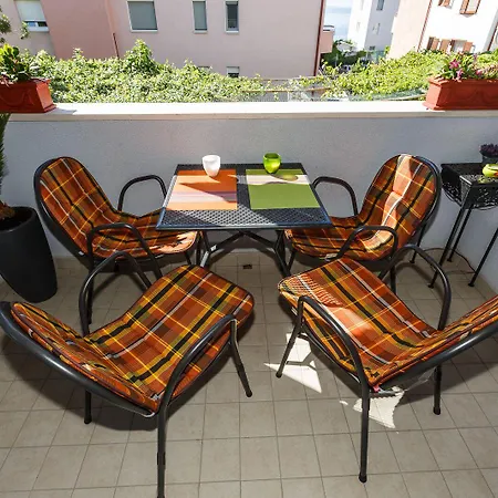 Zenta Apartment *