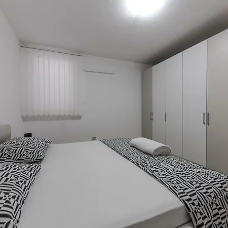 Zenta Apartament *